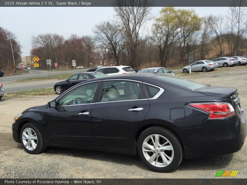 Super Black / Beige 2015 Nissan Altima 2.5 SV