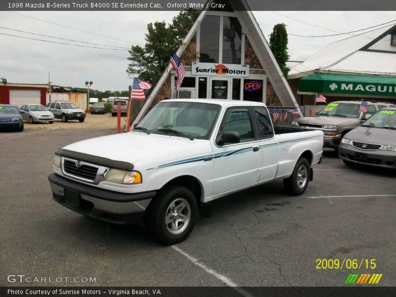 Oxford White / Gray 1998 Mazda B-Series Truck B4000 SE Extended Cab