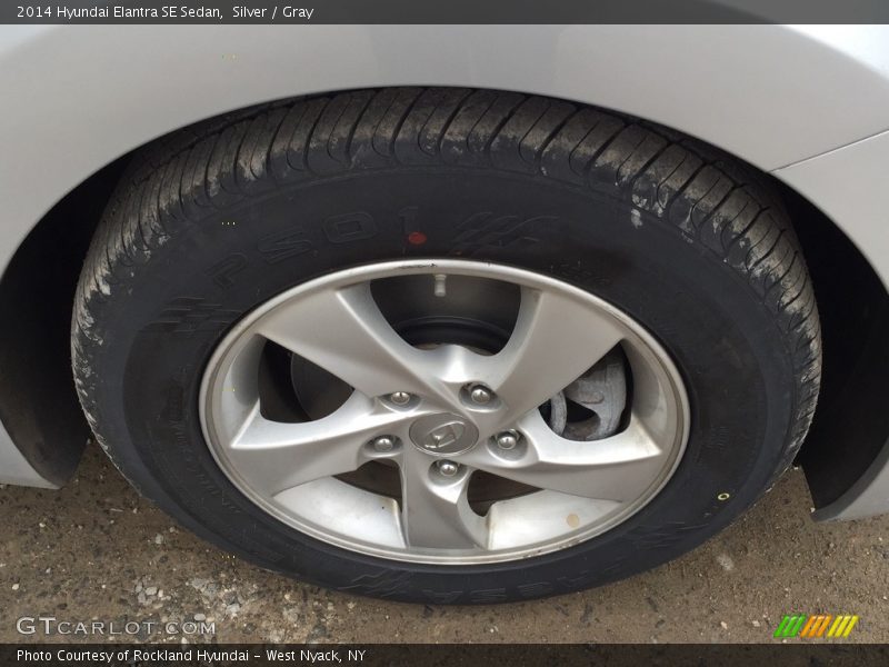 Silver / Gray 2014 Hyundai Elantra SE Sedan