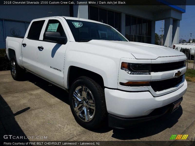 Summit White / Dark Ash/Jet Black 2018 Chevrolet Silverado 1500 Custom Crew Cab