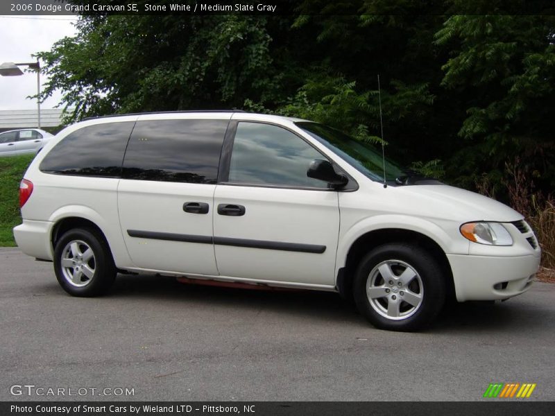 Stone White / Medium Slate Gray 2006 Dodge Grand Caravan SE