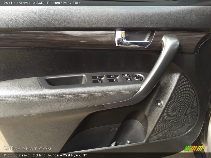 Titanium Silver / Black 2011 Kia Sorento LX AWD