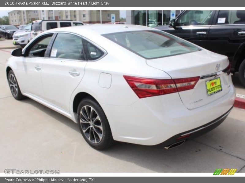 Blizzard White Pearl / Light Gray 2018 Toyota Avalon XLE