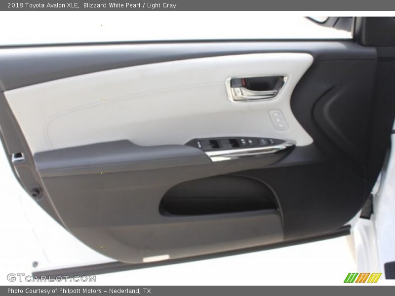 Blizzard White Pearl / Light Gray 2018 Toyota Avalon XLE