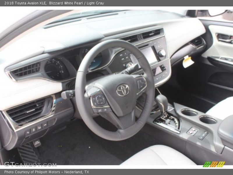 Blizzard White Pearl / Light Gray 2018 Toyota Avalon XLE
