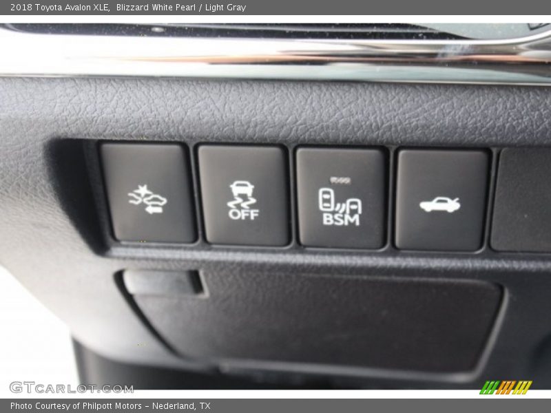Blizzard White Pearl / Light Gray 2018 Toyota Avalon XLE