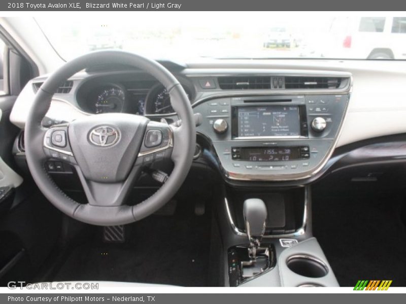 Blizzard White Pearl / Light Gray 2018 Toyota Avalon XLE