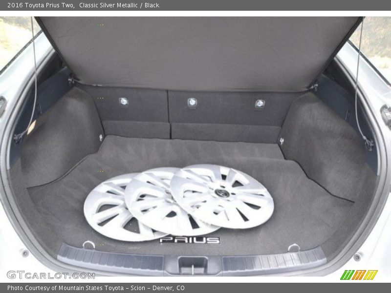 Classic Silver Metallic / Black 2016 Toyota Prius Two