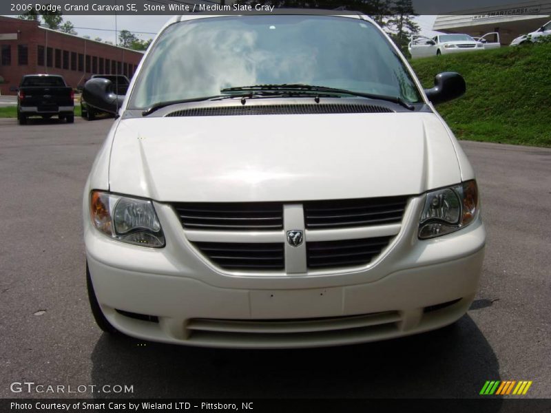 Stone White / Medium Slate Gray 2006 Dodge Grand Caravan SE