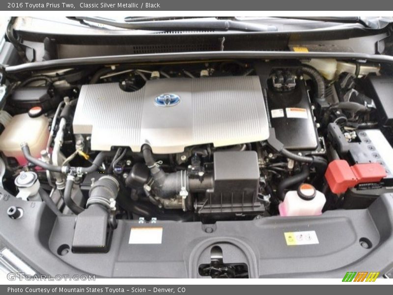 Classic Silver Metallic / Black 2016 Toyota Prius Two