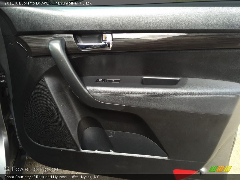Titanium Silver / Black 2011 Kia Sorento LX AWD