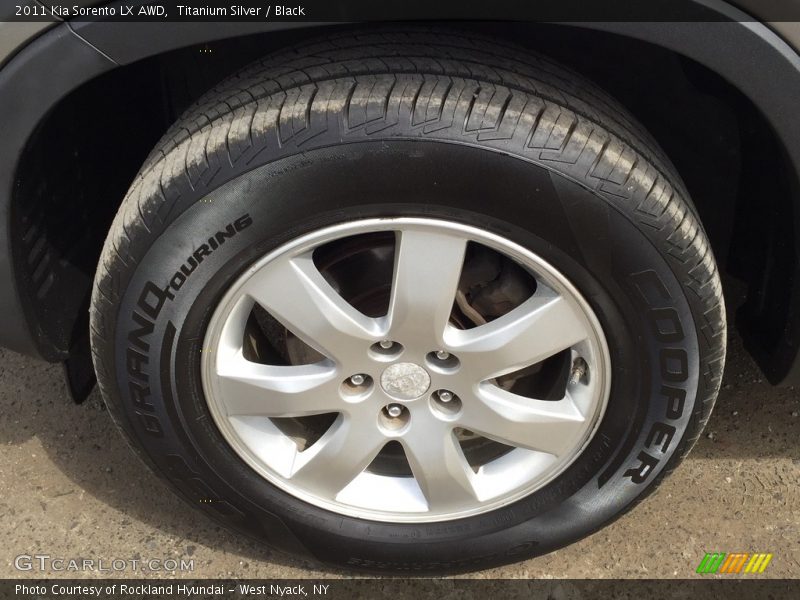 Titanium Silver / Black 2011 Kia Sorento LX AWD
