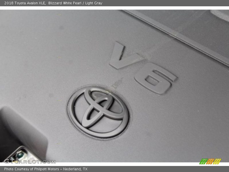 Blizzard White Pearl / Light Gray 2018 Toyota Avalon XLE