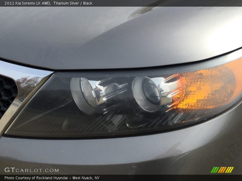 Titanium Silver / Black 2011 Kia Sorento LX AWD