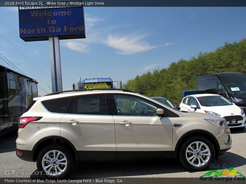 White Gold / Medium Light Stone 2018 Ford Escape SE