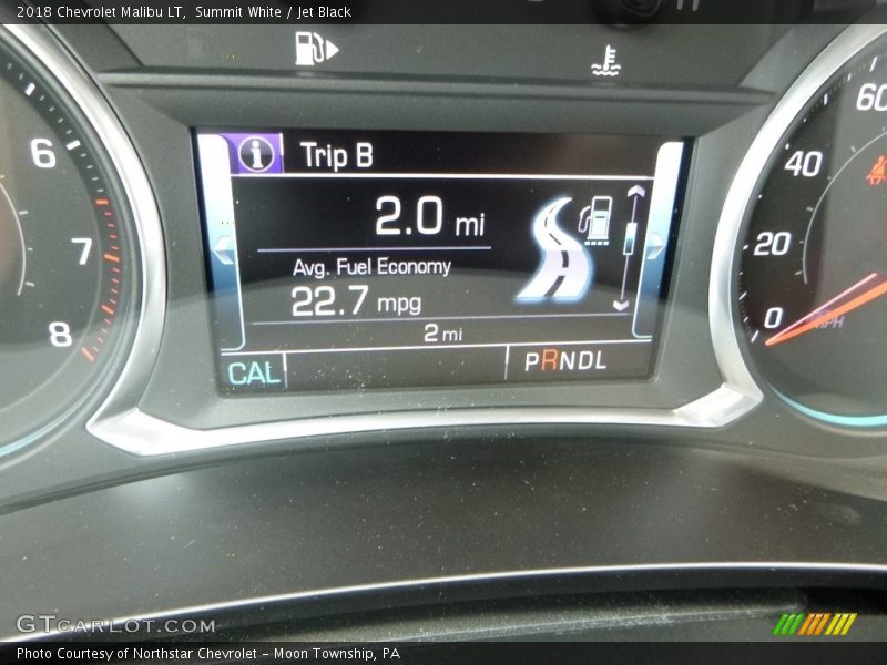 Summit White / Jet Black 2018 Chevrolet Malibu LT