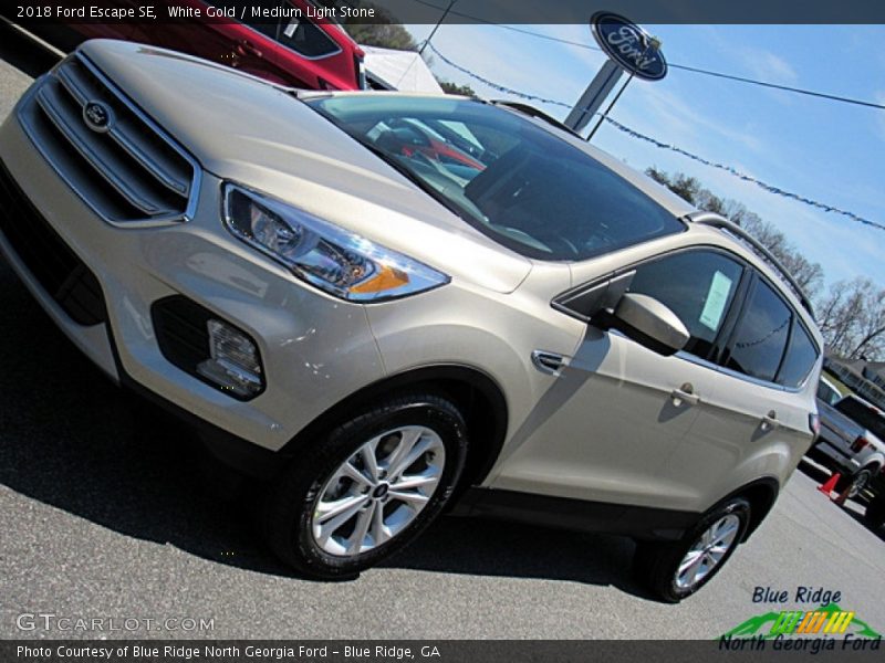 White Gold / Medium Light Stone 2018 Ford Escape SE