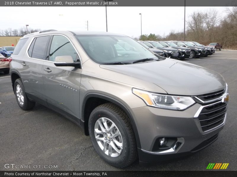 Pepperdust Metallic / Jet Black 2018 Chevrolet Traverse LT AWD