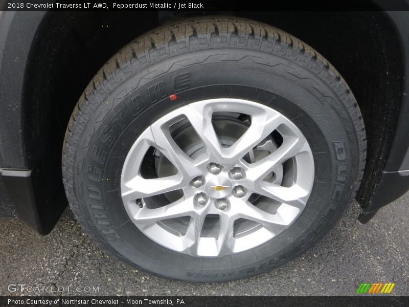 Pepperdust Metallic / Jet Black 2018 Chevrolet Traverse LT AWD