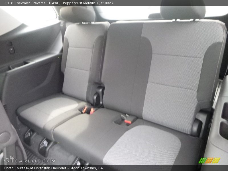 Pepperdust Metallic / Jet Black 2018 Chevrolet Traverse LT AWD