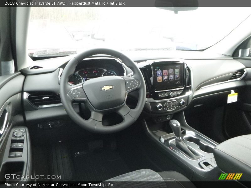 Pepperdust Metallic / Jet Black 2018 Chevrolet Traverse LT AWD