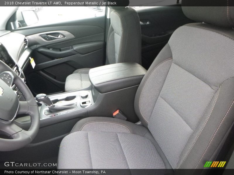Pepperdust Metallic / Jet Black 2018 Chevrolet Traverse LT AWD