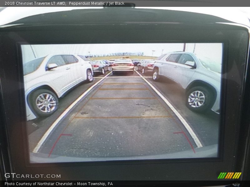 Pepperdust Metallic / Jet Black 2018 Chevrolet Traverse LT AWD