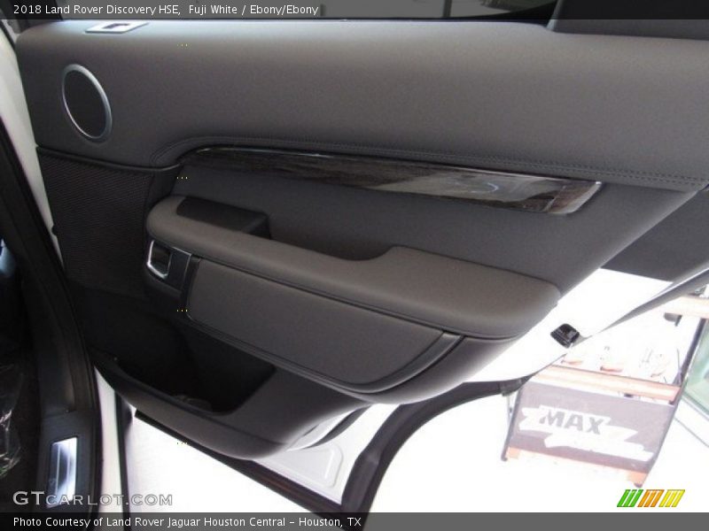 Fuji White / Ebony/Ebony 2018 Land Rover Discovery HSE