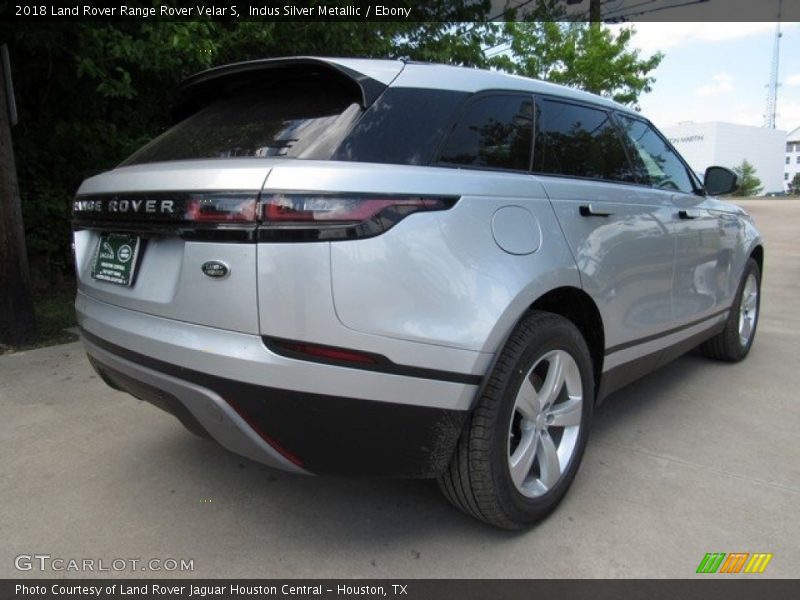 Indus Silver Metallic / Ebony 2018 Land Rover Range Rover Velar S