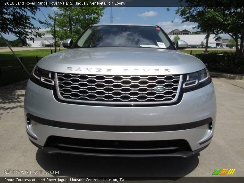 Indus Silver Metallic / Ebony 2018 Land Rover Range Rover Velar S