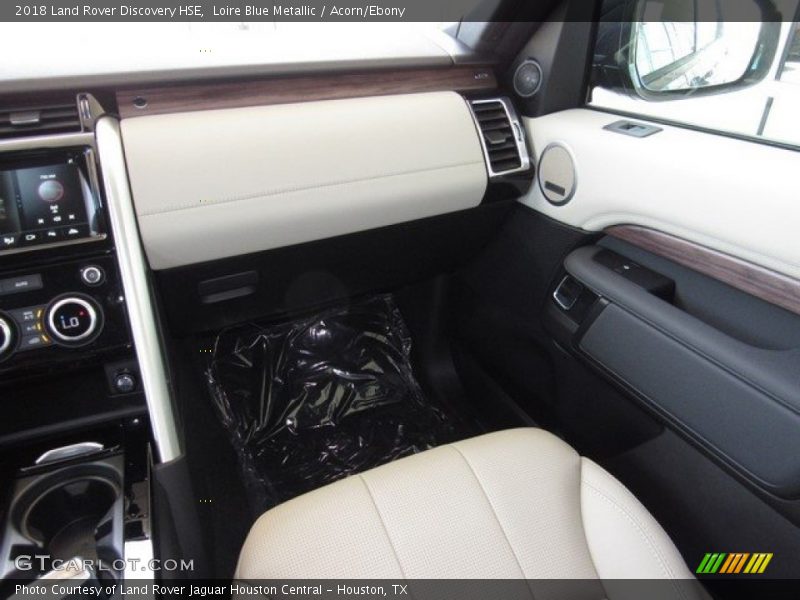 Loire Blue Metallic / Acorn/Ebony 2018 Land Rover Discovery HSE