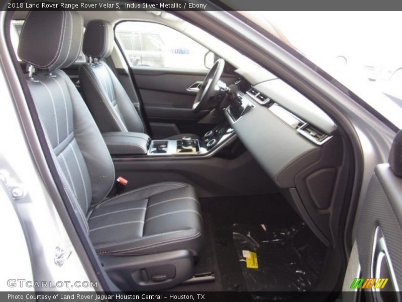 Indus Silver Metallic / Ebony 2018 Land Rover Range Rover Velar S