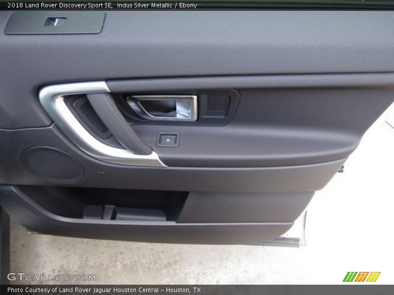 Indus Silver Metallic / Ebony 2018 Land Rover Discovery Sport SE
