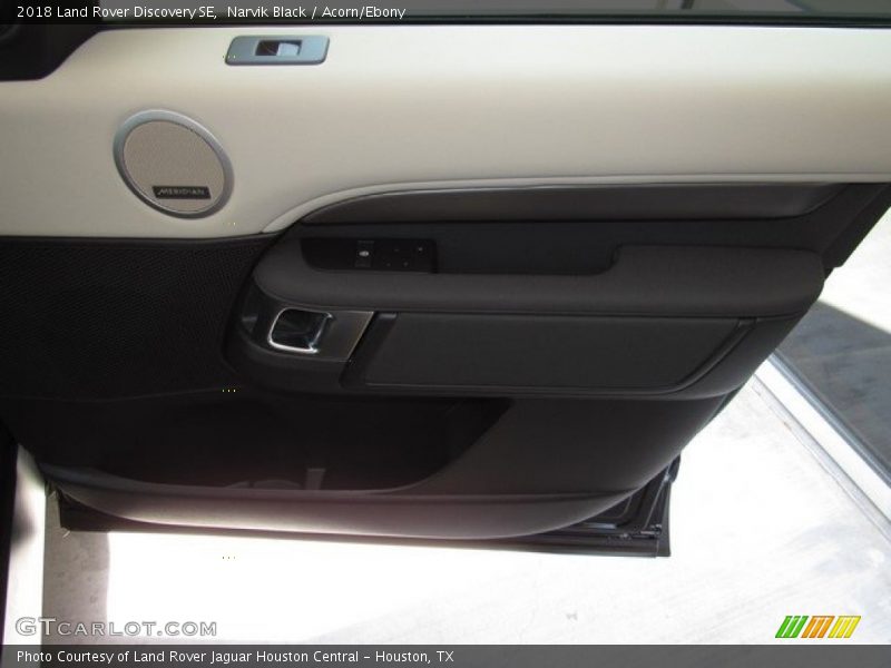 Narvik Black / Acorn/Ebony 2018 Land Rover Discovery SE