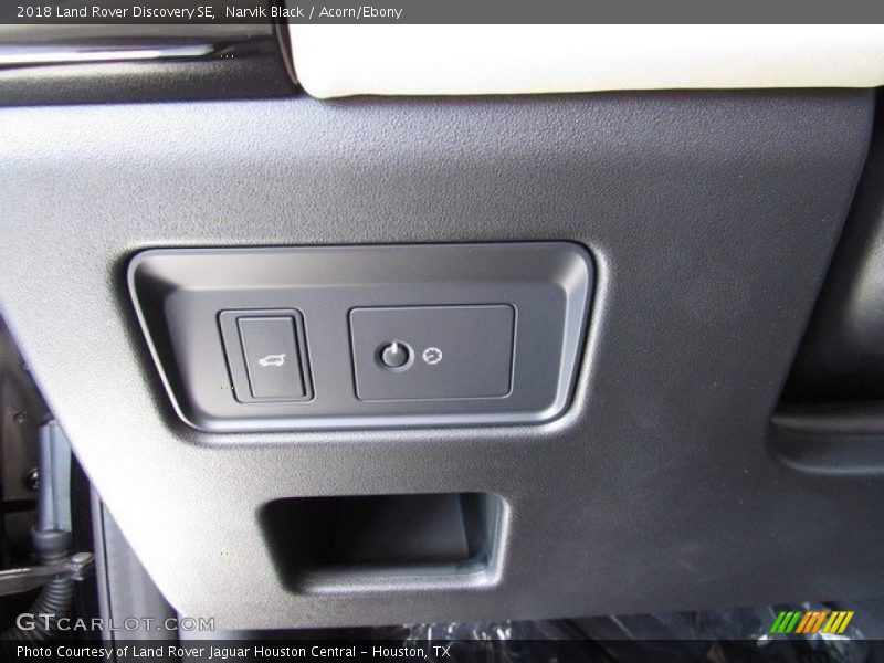 Narvik Black / Acorn/Ebony 2018 Land Rover Discovery SE