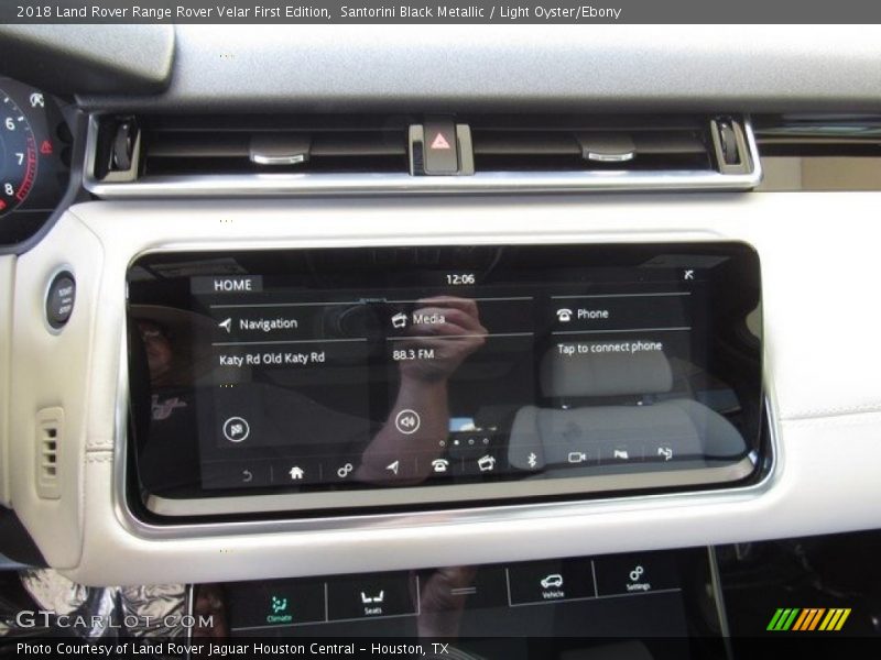 Controls of 2018 Range Rover Velar First Edition