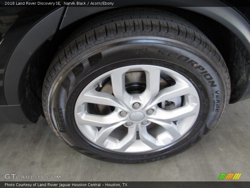 Narvik Black / Acorn/Ebony 2018 Land Rover Discovery SE