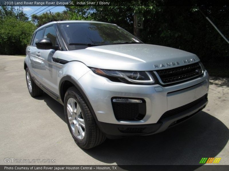 Indus Silver / Ebony 2018 Land Rover Range Rover Evoque SE