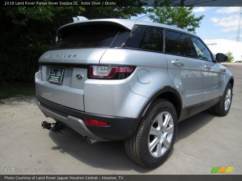 Indus Silver / Ebony 2018 Land Rover Range Rover Evoque SE