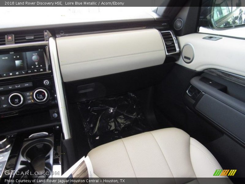 Loire Blue Metallic / Acorn/Ebony 2018 Land Rover Discovery HSE