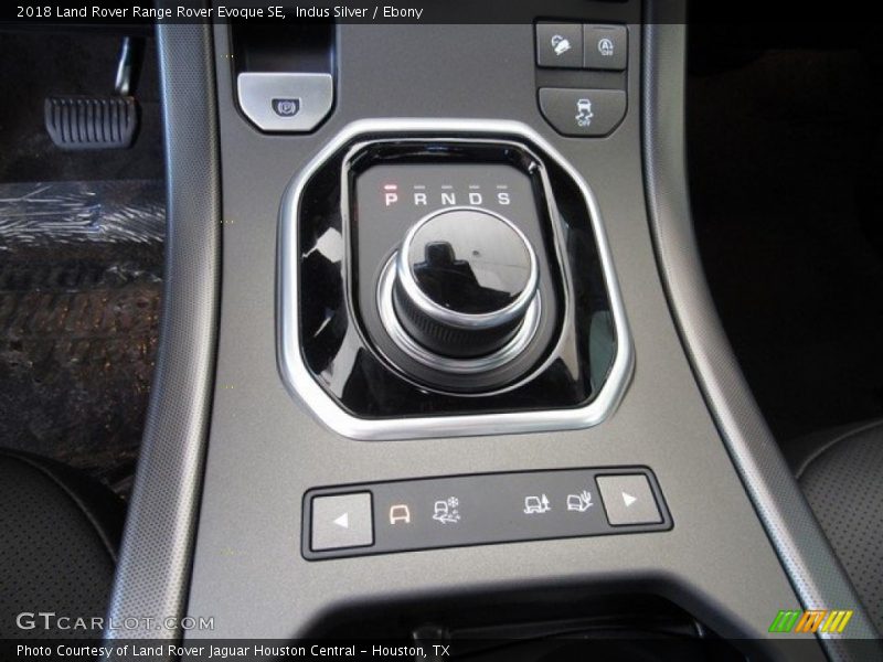 Indus Silver / Ebony 2018 Land Rover Range Rover Evoque SE