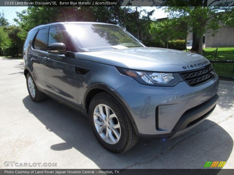 Byron Blue Metallic / Acorn/Ebony 2018 Land Rover Discovery SE
