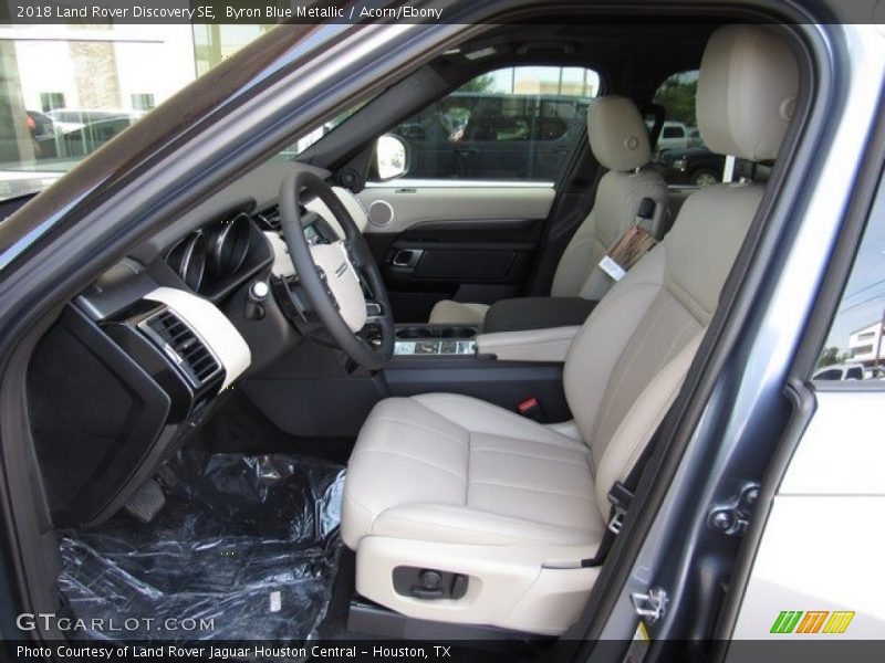 Byron Blue Metallic / Acorn/Ebony 2018 Land Rover Discovery SE