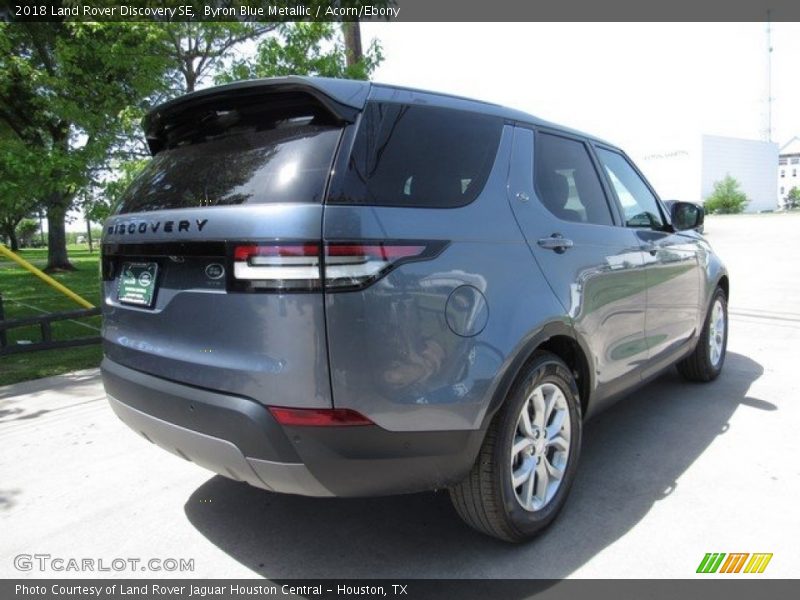Byron Blue Metallic / Acorn/Ebony 2018 Land Rover Discovery SE
