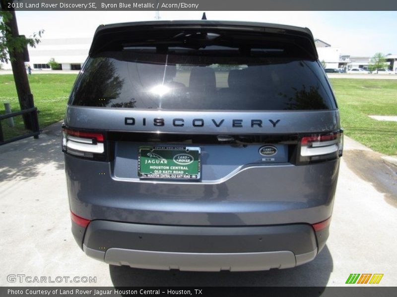 Byron Blue Metallic / Acorn/Ebony 2018 Land Rover Discovery SE