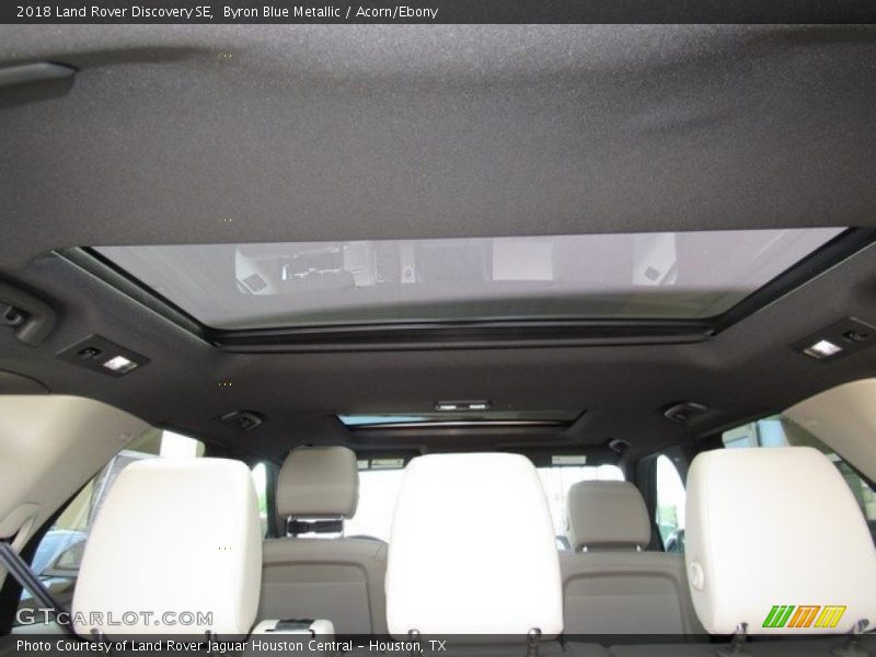 Byron Blue Metallic / Acorn/Ebony 2018 Land Rover Discovery SE
