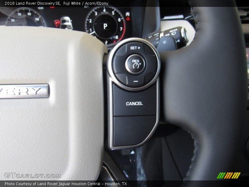 Fuji White / Acorn/Ebony 2018 Land Rover Discovery SE