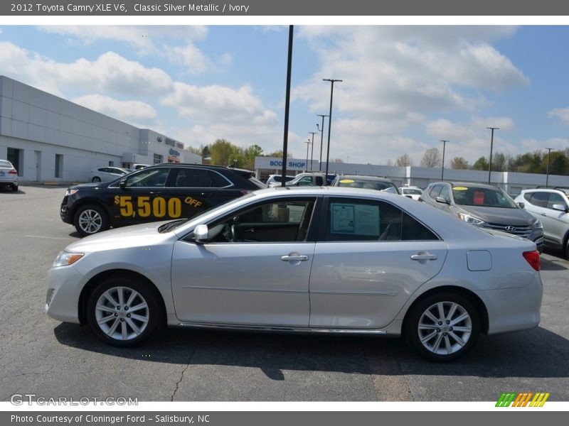 Classic Silver Metallic / Ivory 2012 Toyota Camry XLE V6