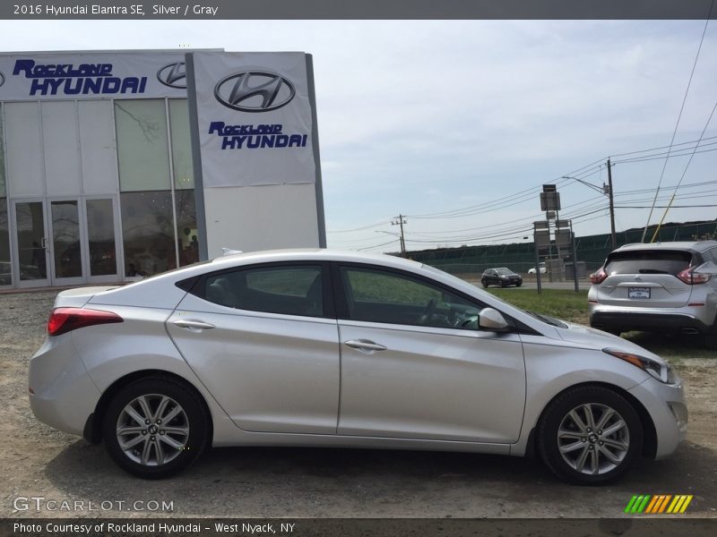Silver / Gray 2016 Hyundai Elantra SE