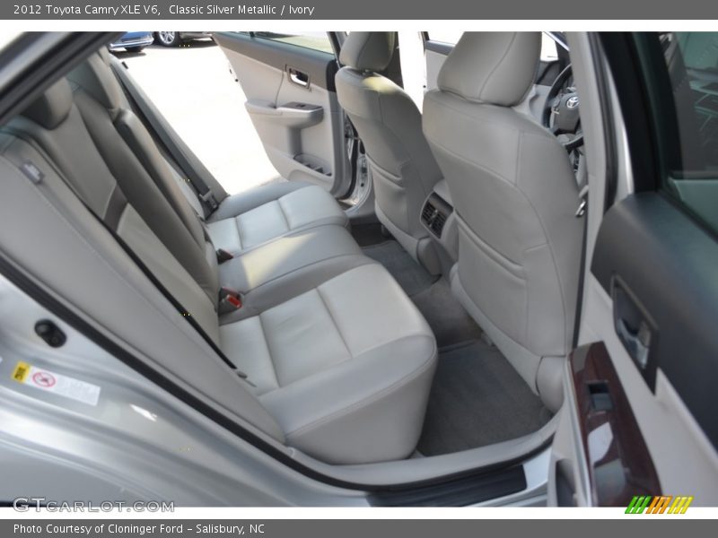 Classic Silver Metallic / Ivory 2012 Toyota Camry XLE V6